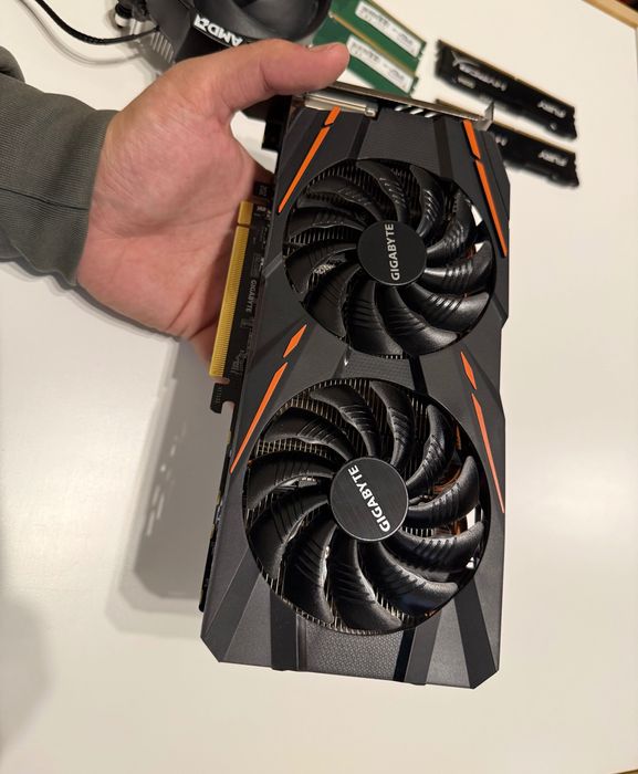 RX 580 8gb, Ryzen 5 2600, 16GB RAM