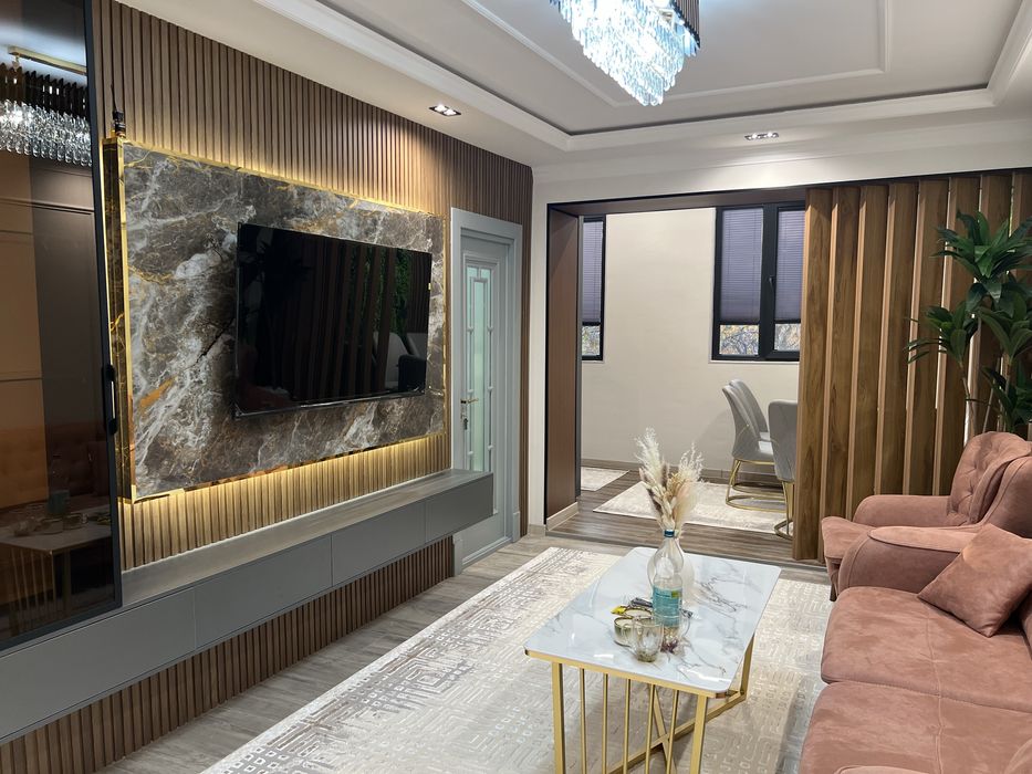 Продаётся 2 комнатная квартира переделанний на 3