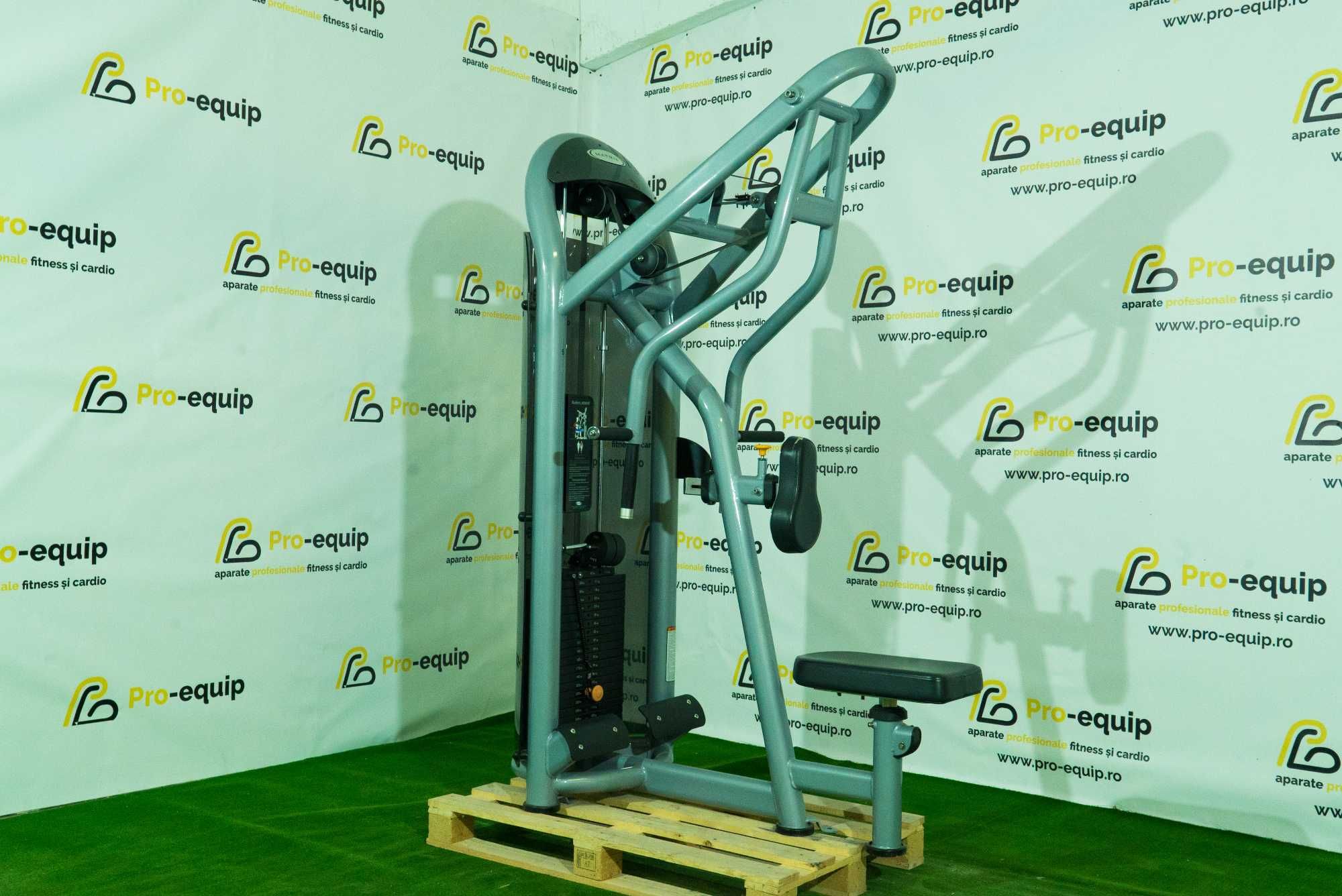 Aparate fitness profesionale spate  Matrix, Technogym