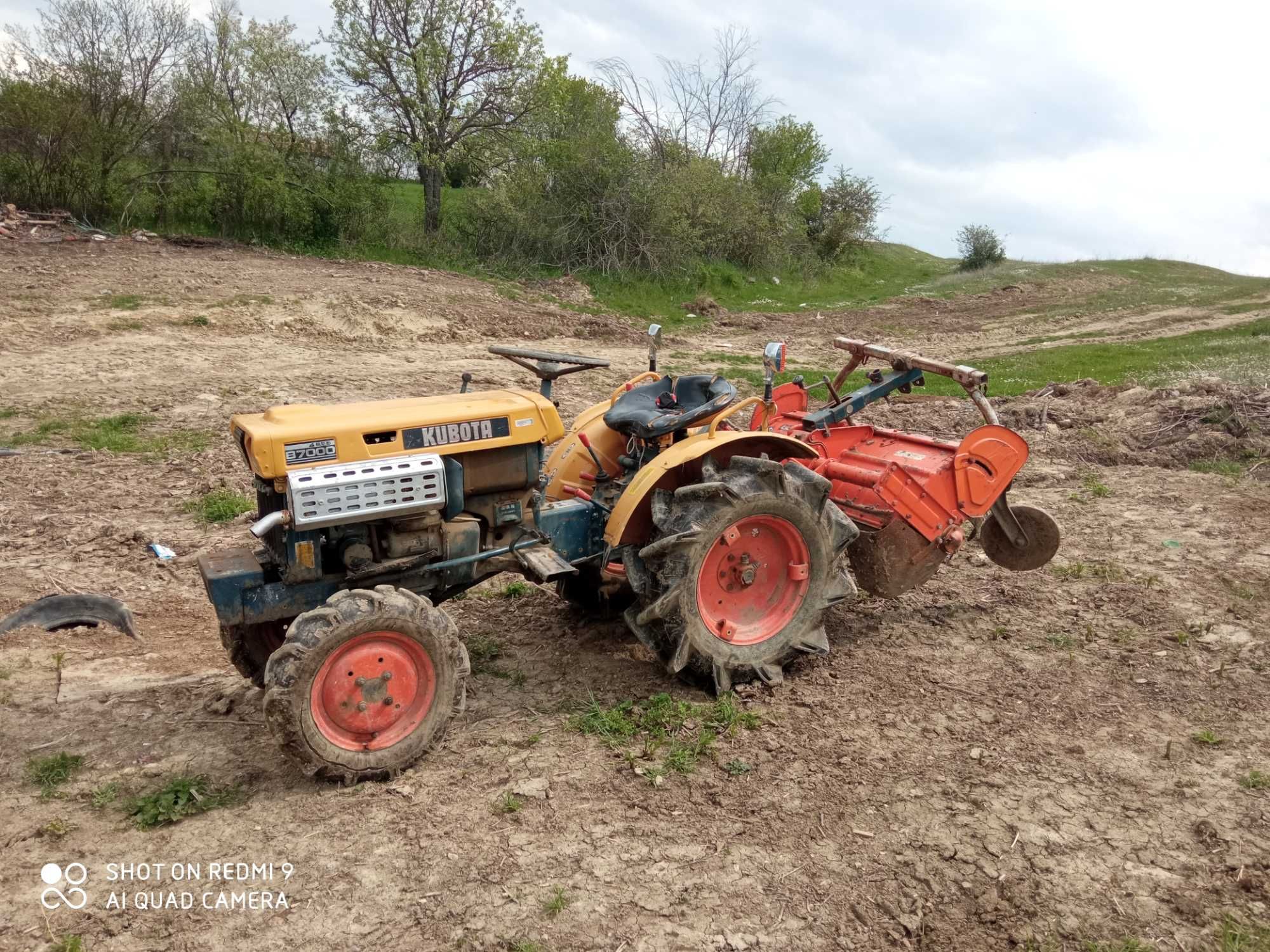 Трактор Kubota b7000 /4х4