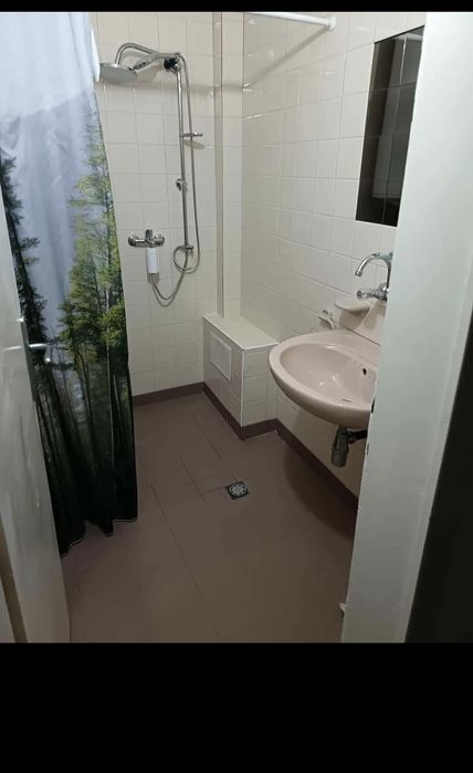 Дава се под наем