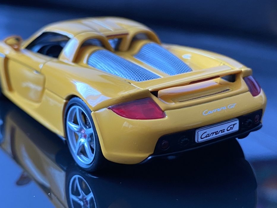 Модел на Bentley 1:43 Minichamps