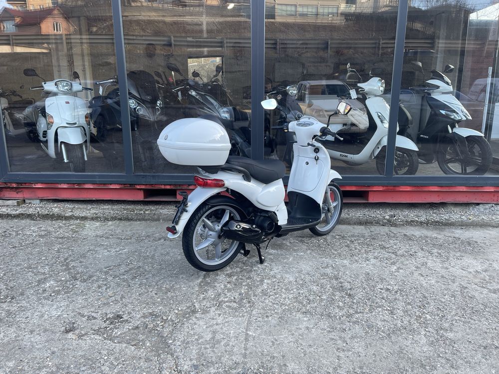 Scuter Aprilia scarabeo 100 cc