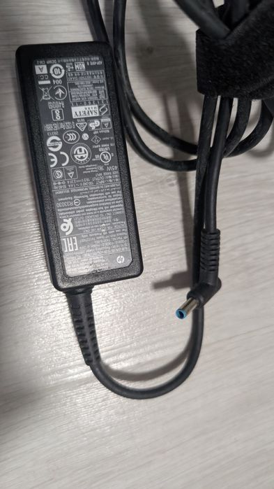 Încărcător laptop HP mufa albastra
