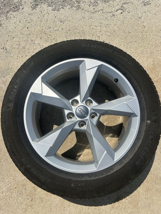 Jante OM Audi Q3 anvelope de vara Michelin Latitude Sport 3 235/55R19