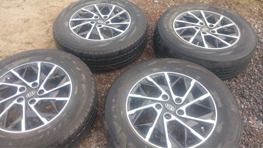 Продам шины с дисками от kia