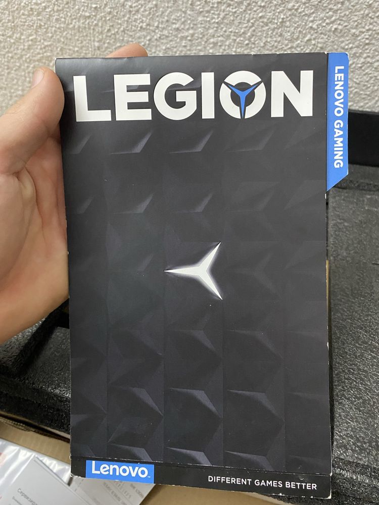 Продавам геймърски лаптоп Lenovo Legion