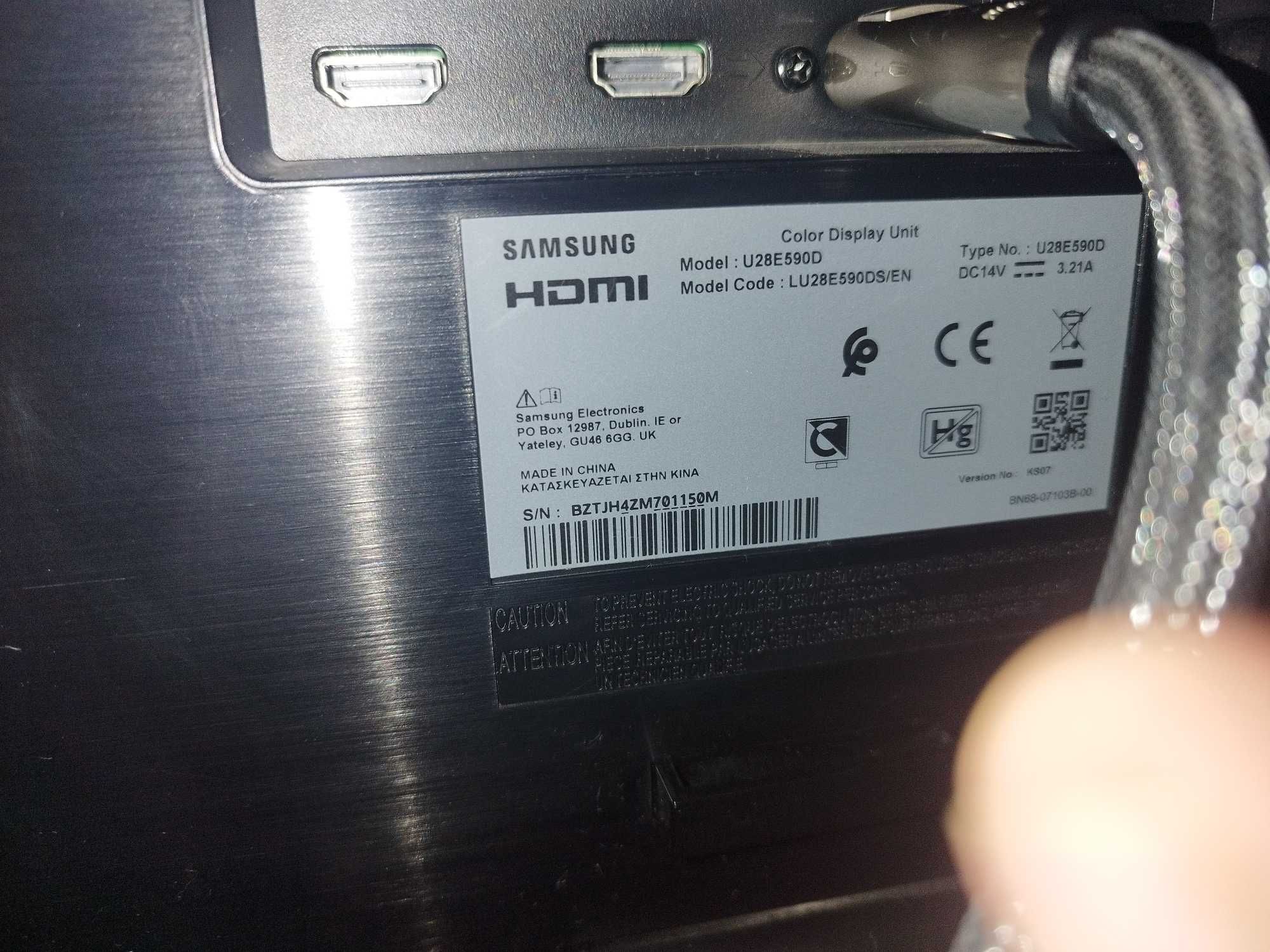 Calculator LENOVO V520S cu monitor SAMSUNG de 28 inch, rezoluție 4K