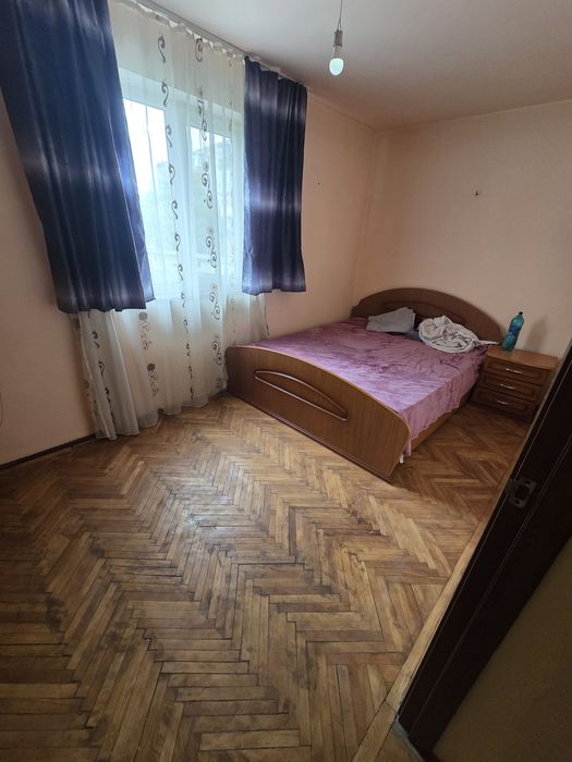 Inchiriez apartament