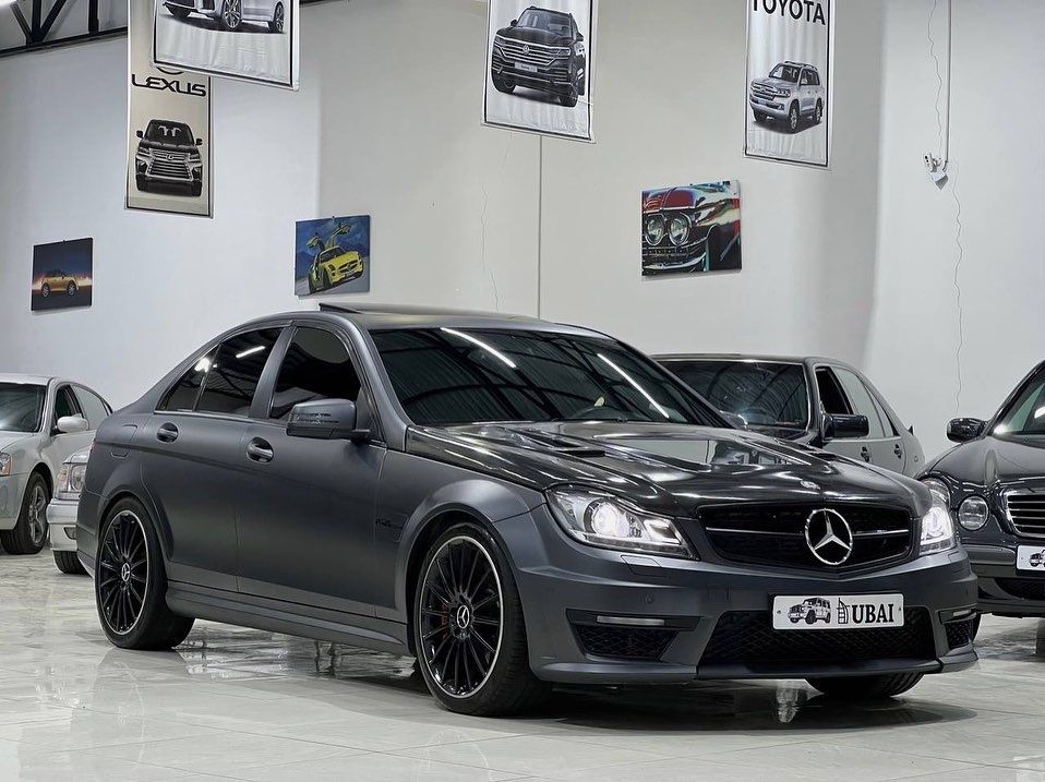 Mercedes Benz w204 с63 AMG