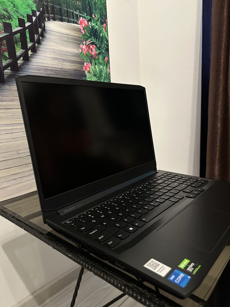 Laptop Lenovo i5-11320H / 1650 4GB / 8 gb ram NOU