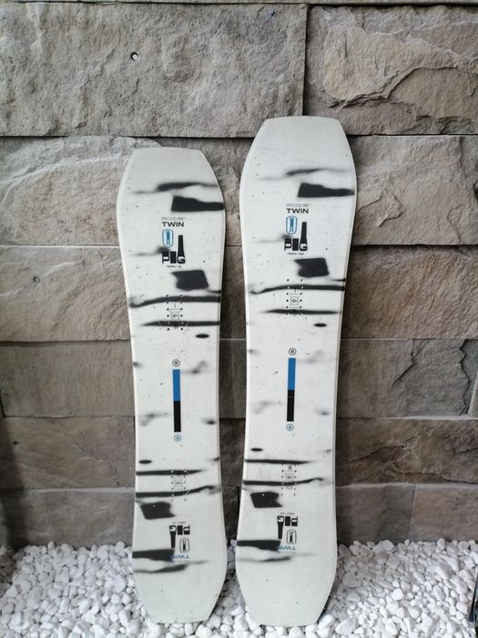 Placa snowboard Ride Twin Pig Test 148,156w cm