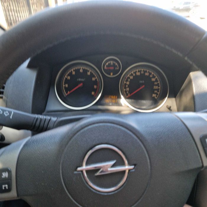 OPEL- Corsa Astra