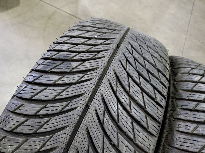 255/40/19//225/45/19 MICHELIN