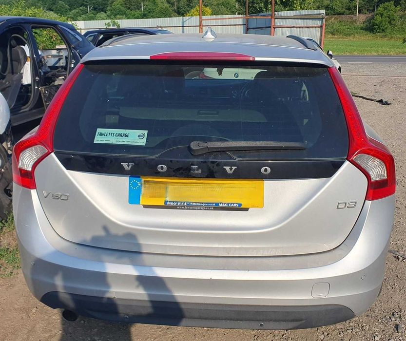 Dezmembrez Volvo V60 SE D3 Auto 2.0 d 2011