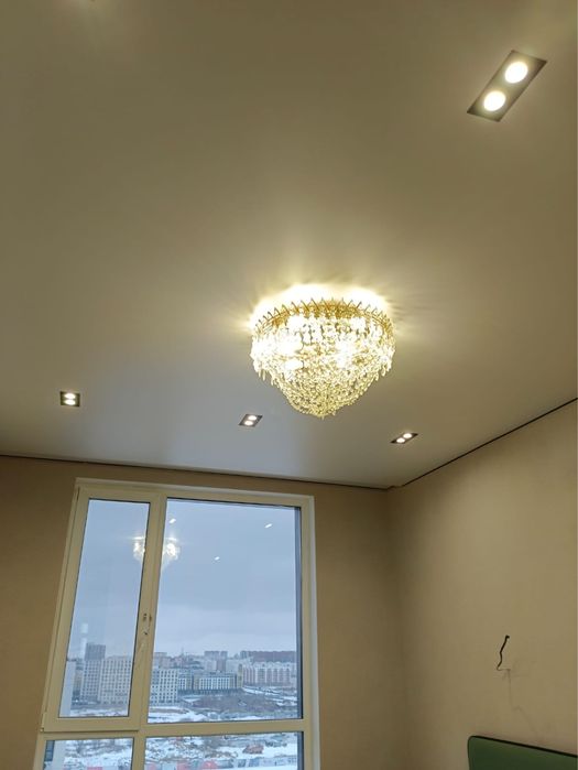 Продам люстру в гостиную