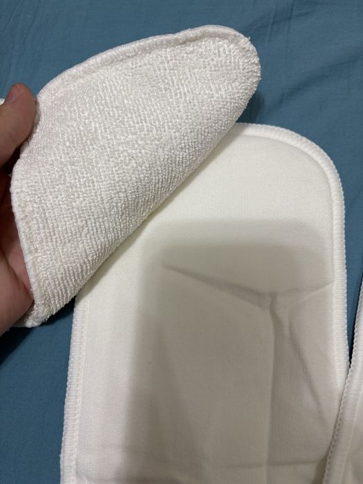 2 ta ko’p martalik pampers va 2 ta oq qatlami sotiladi