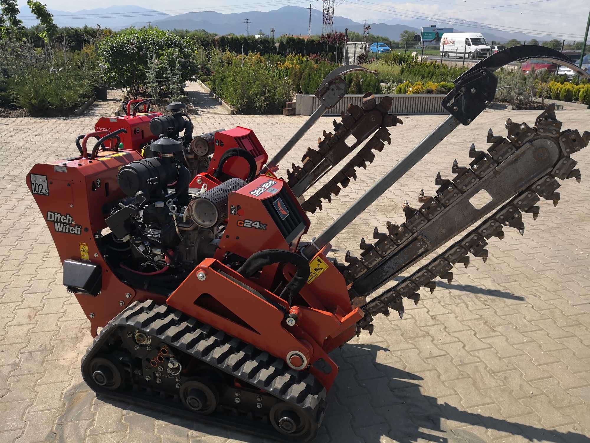 Utilaj de sapat santuri Ditch Witch C24X - gardenlogistic Brasov