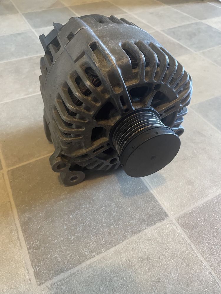 Alternator grupul VAG 0986080600 140A Bosch