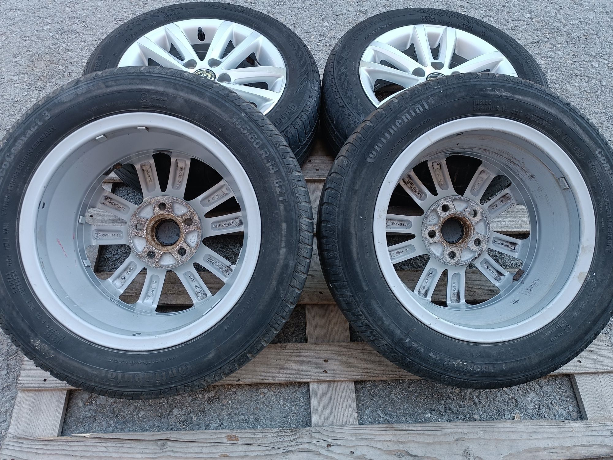 Лети джанти 14ки 5х100 VW + летни гуми 185/60/14 Continental