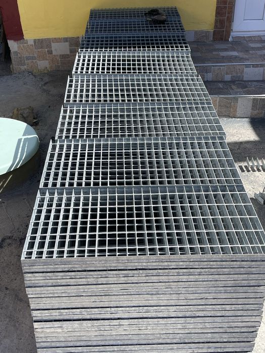 Trepte zincate – durabile și antiderapante