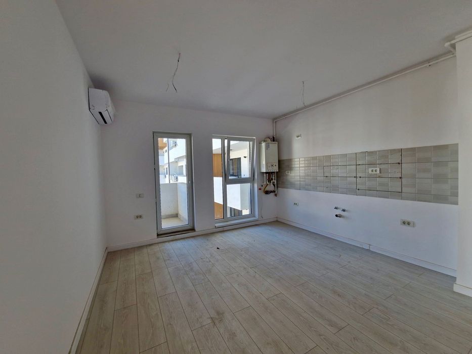 Închiriez apartament tip studio, 42 mp, 300m metrou