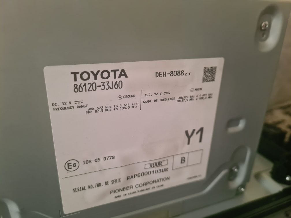 штатное ГУ на Toyota Camry 70