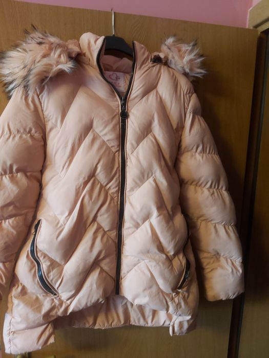 Асиметрично прасковено зимно яке размер 152 158 см