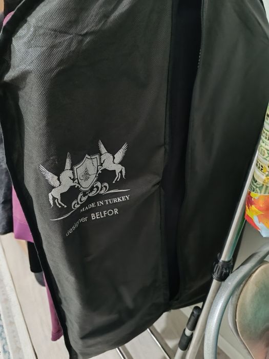 Продам тройка новый мужские костюмы