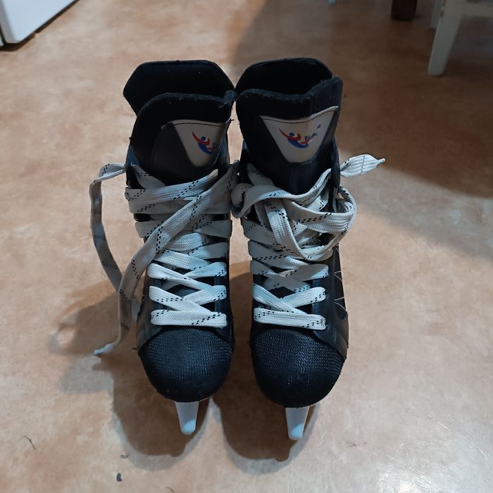 Продам коньки б/у