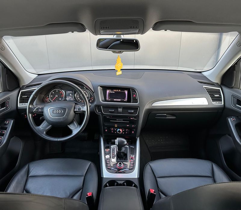 Vând Audi Q5 Facelift 2013 S-Tronic