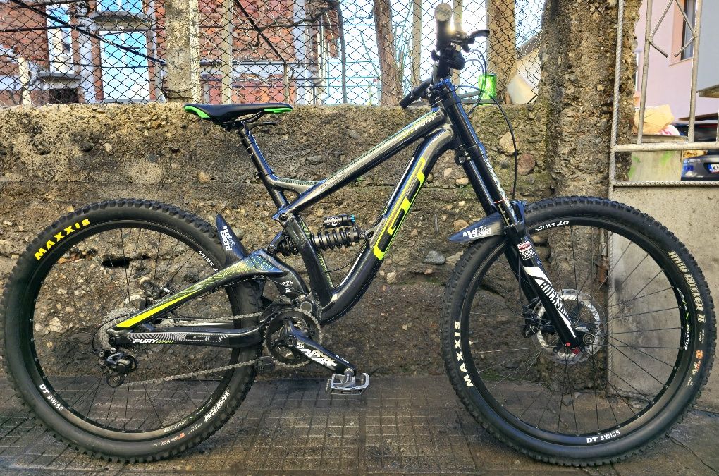 GT Fury Expert 27.5 M размер DH bike 1x10 Zee Shimano Перфектен