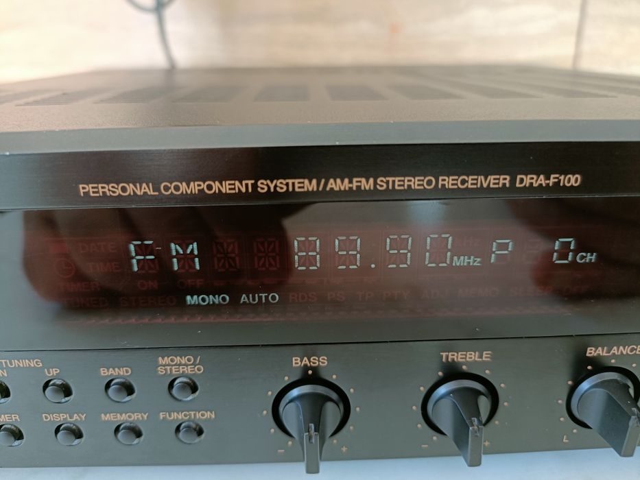 Denon DRA F 100, amplificator, amplituner, intrări auxiliare, sunet fb