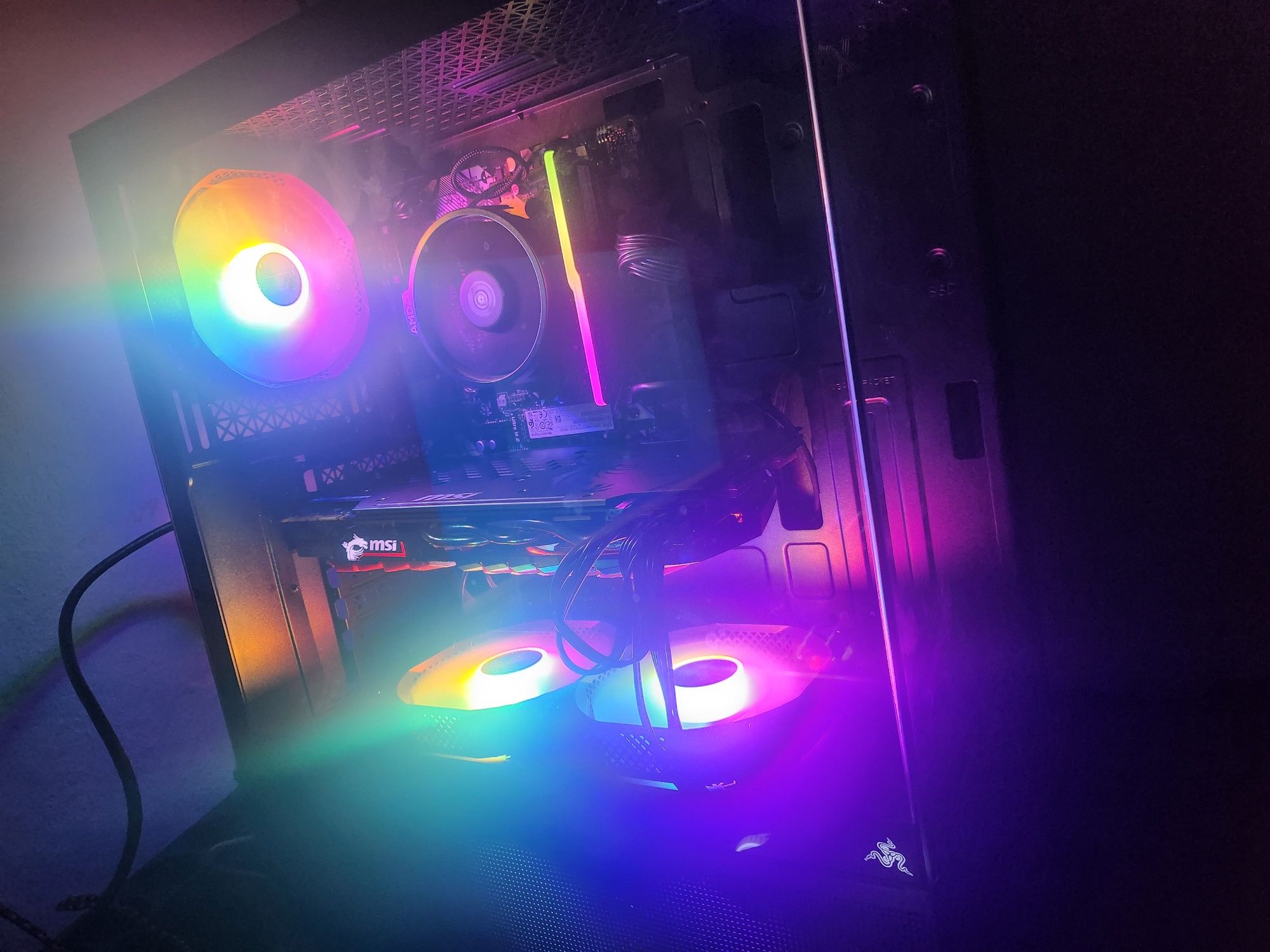 Продавам цял сет PC GAMING