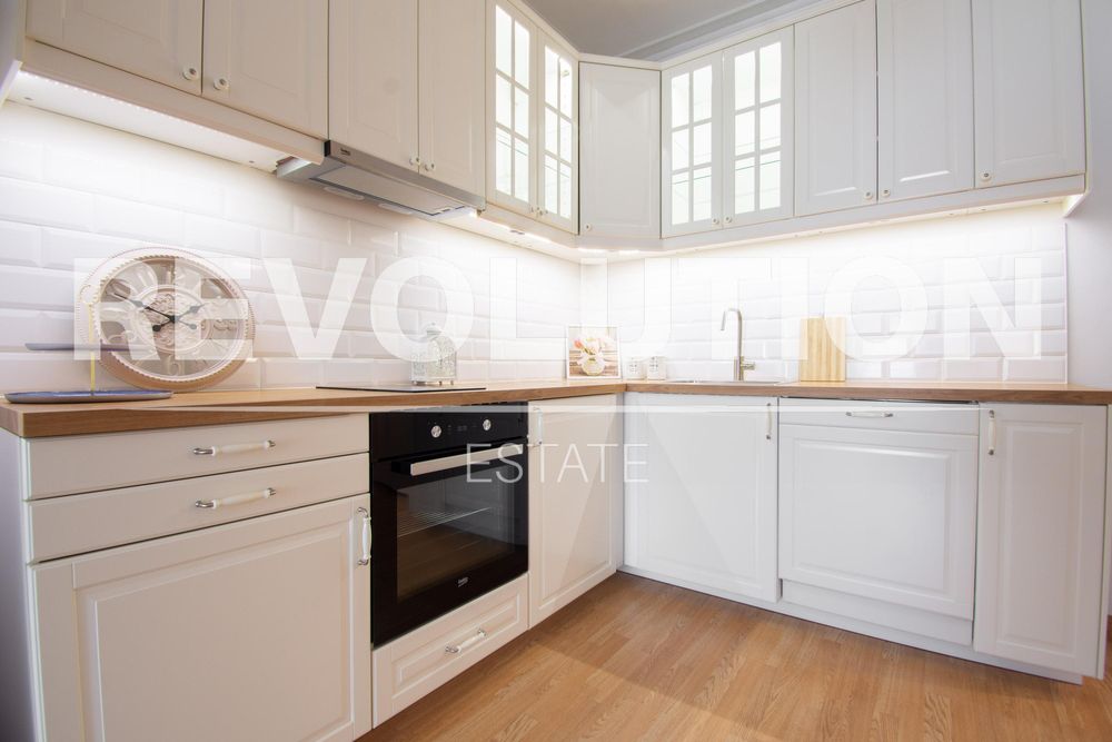 Дава се под наем Двустаен апартамент в София, Център - 68 кв.м за 675 € - Снимка #4