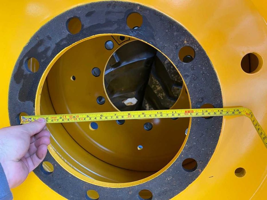 Anvelope noi radiale 600/65R34 marca BKT pentru tractor spate CASE