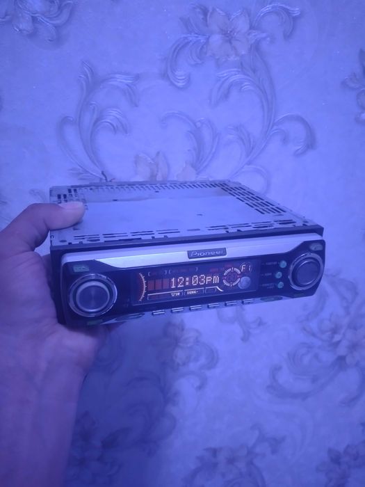 Pioneer magnitafo'n toza arginali sotiladi.