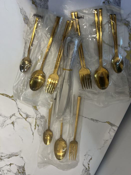 БЕСПЛАТНАЯ ДОСТАВКА!!! Продам столовый набор