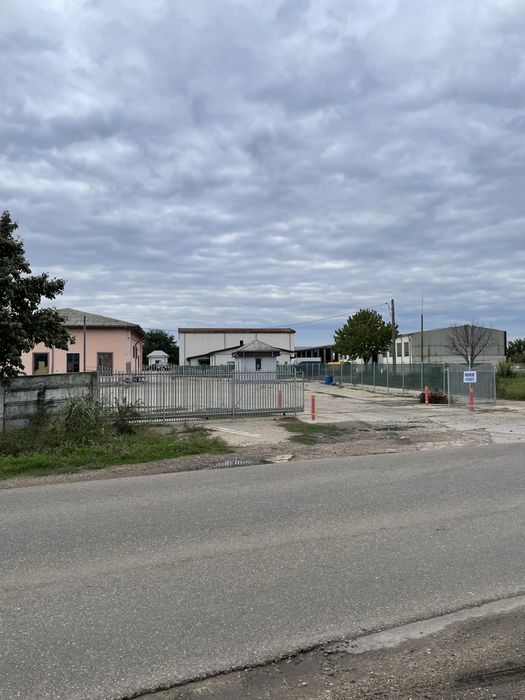 Teren Industrial cu platforma betonata si Cladiri Industriale