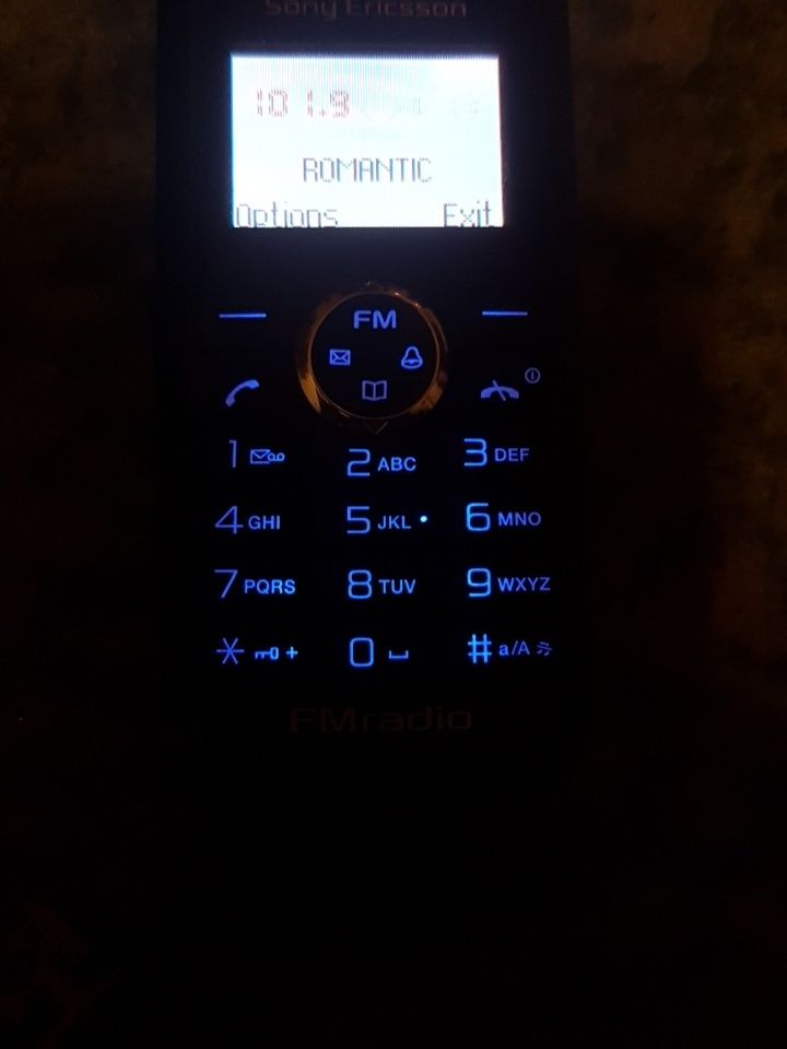 Raritate Sony Ericsson J120i FM Radio ca nou