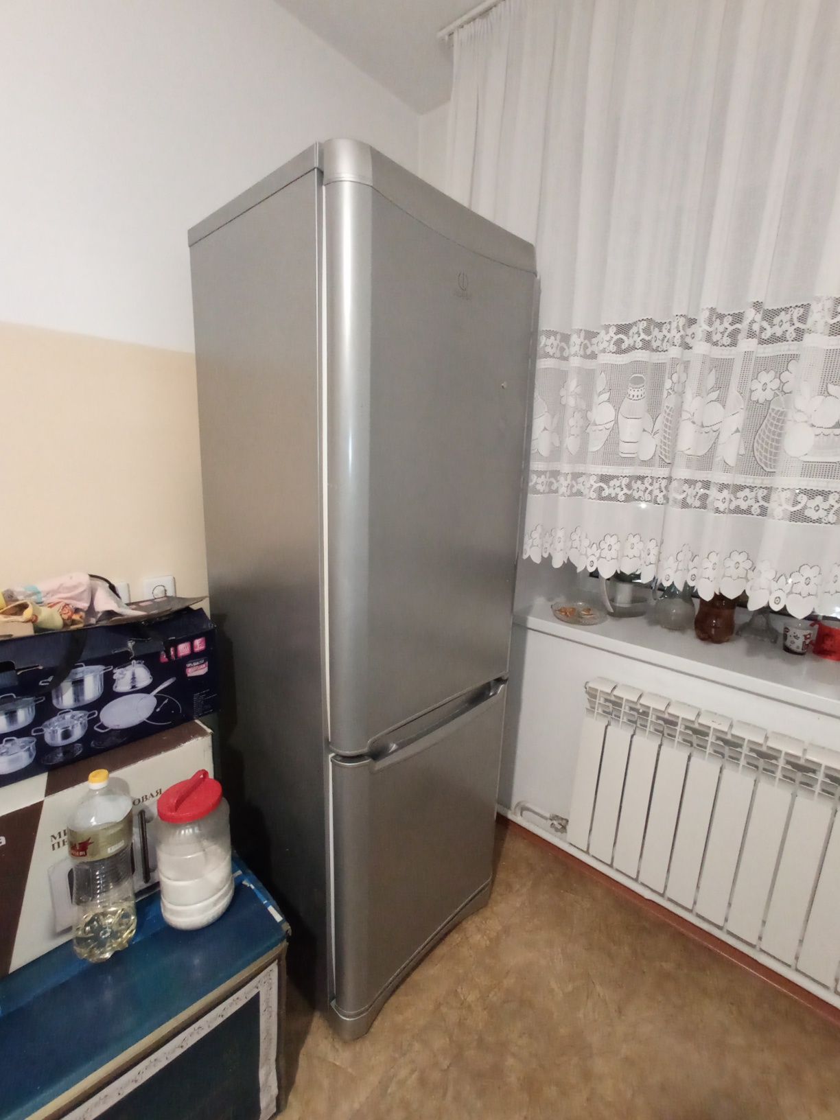 Продам Холодильник Indesit NBA 18 S