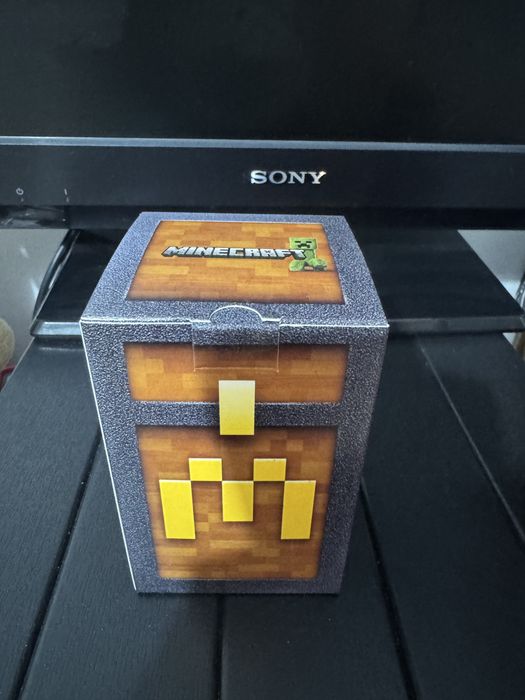 Minecraft: The Movie Fry Helmet (Cod Skin Neutilizat)