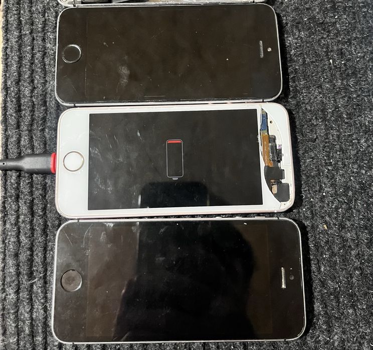 Lot 5 Telefoane iPhone (5, 5S, SE) - Stare Necunoscută, Blocat iCloud