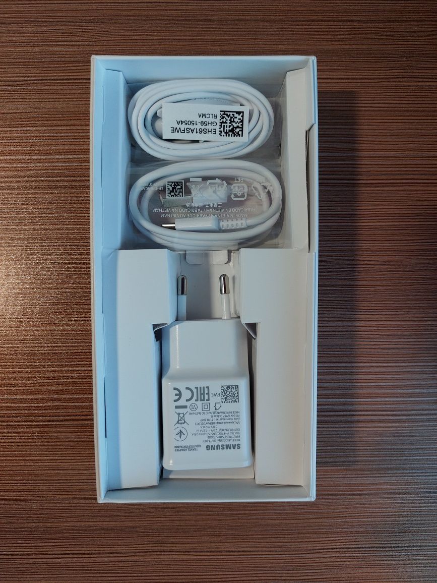 Смартфон Sumsung А50 6/128 Blue.Чеки,коробка,зарядка,защита 10D,бампер