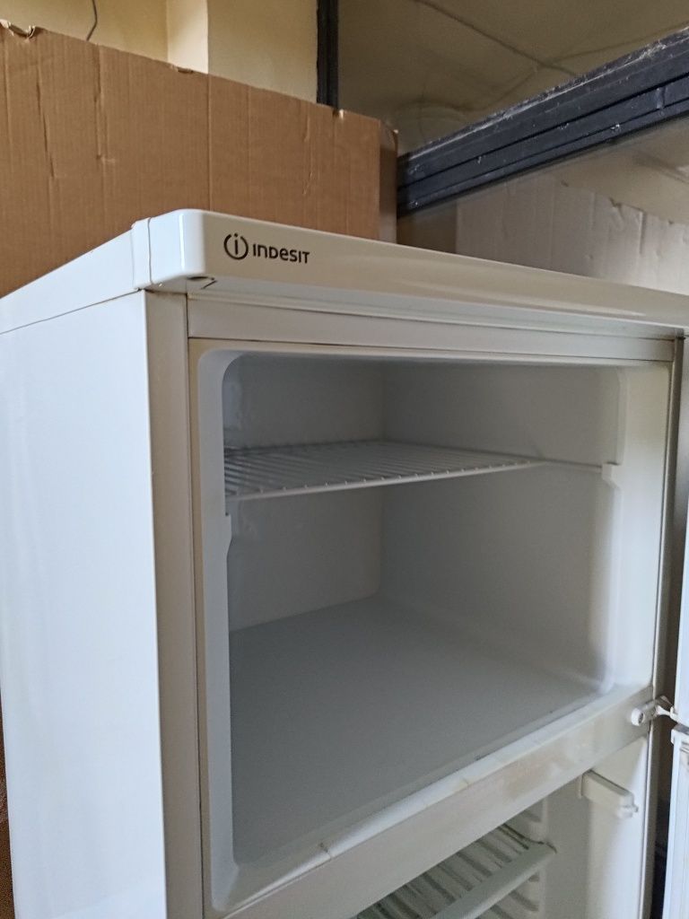 Хладилник Indesit