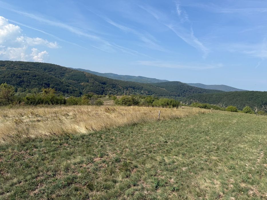 Vand teren intravilan in satul Cozia