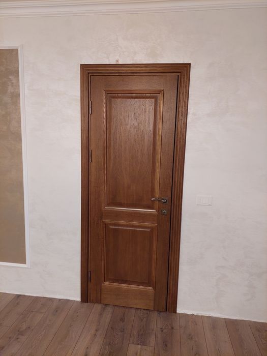 Usi pentru casa, lemn stratificat său masiv