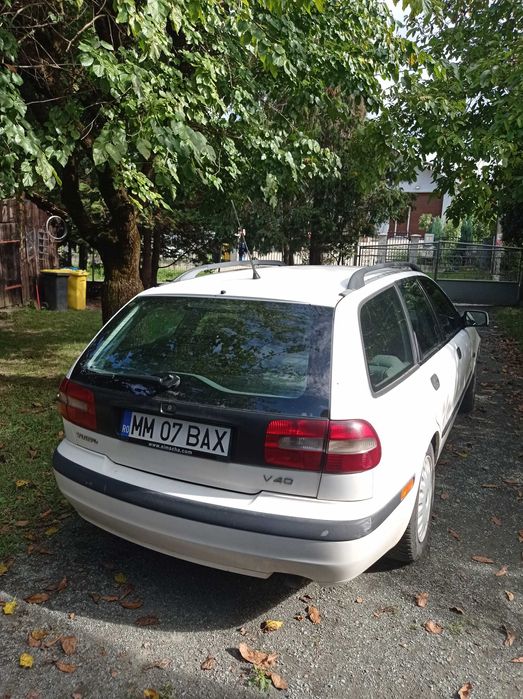 Vând Volvo V40 an 2001