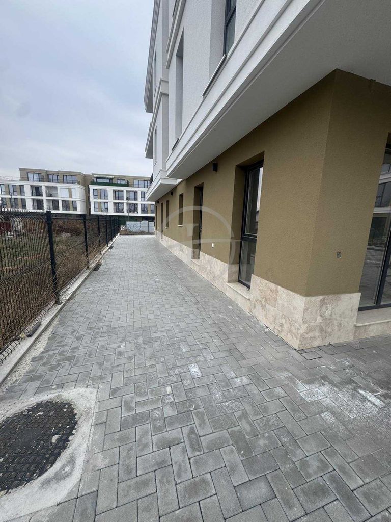 Продава се Четиристаен апартамент в Пловдив, Беломорски - 210 кв.м за 891 €/кв.м - Снимка #10