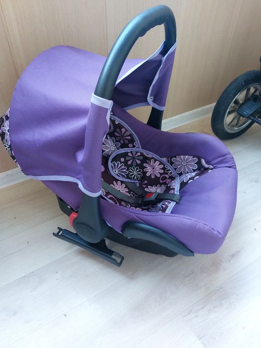 Продам детскую коляску 3 в 1